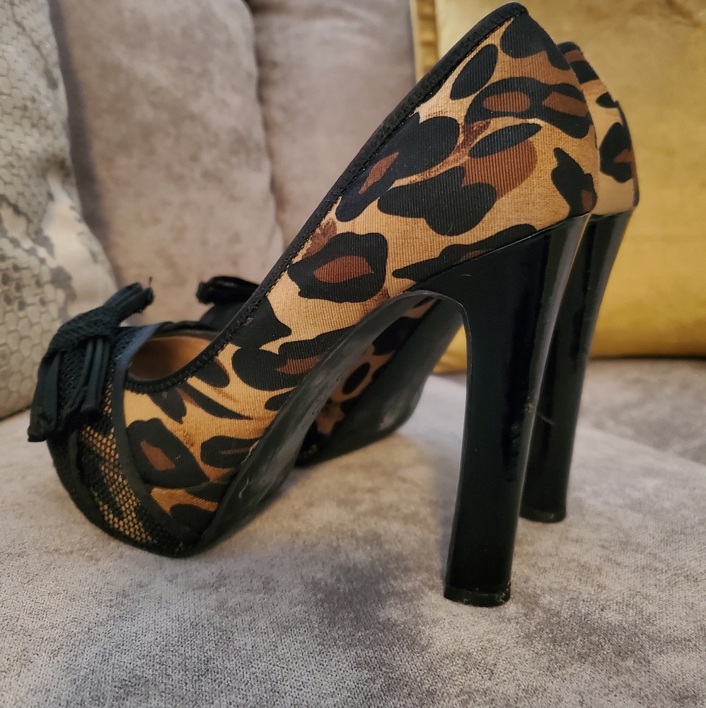 Pumps - Picture 3 of 3